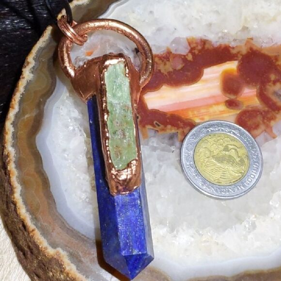 'Lyniverif' Green Kyanite, Lapis Lazuli Tower & Raw Quartz Cluster Necklace - Picture 7 of 8